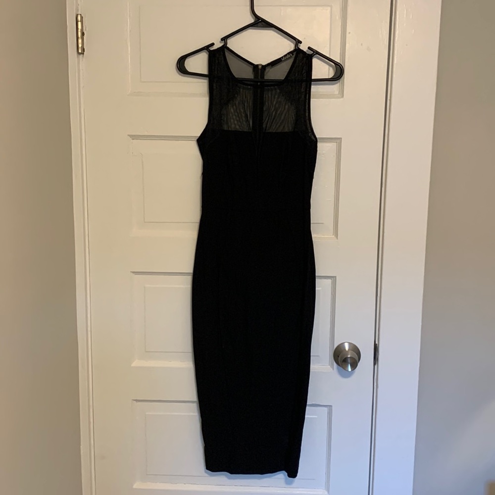 Lulu’s Black Midi Dress - Size Small